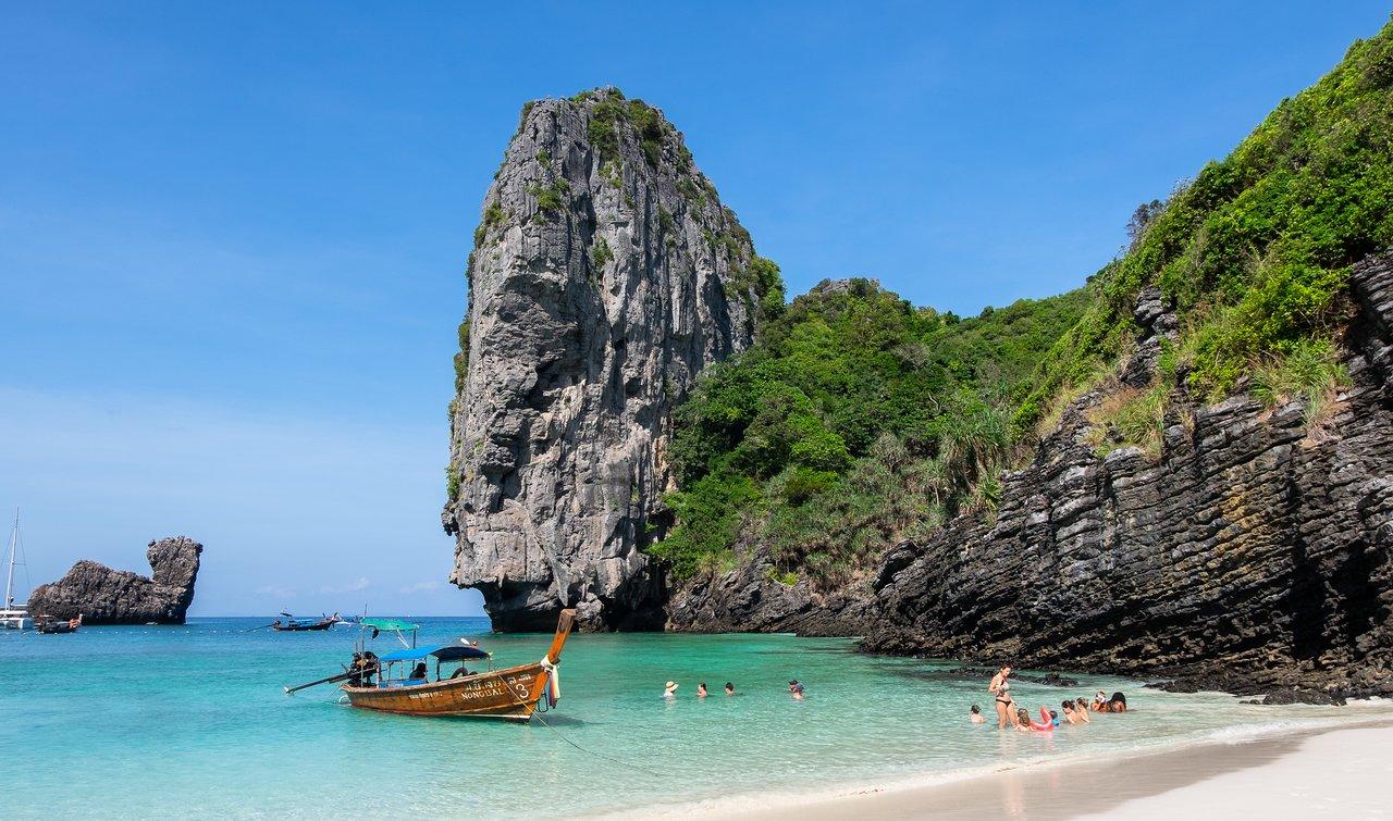 Allure of Thailand and Phuket - 21 nights guided tour April 2025