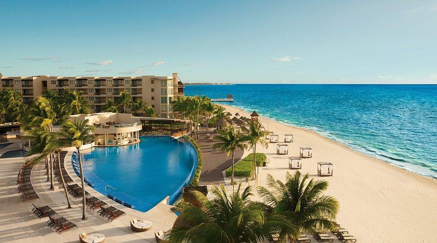  DREAMS RIVIERA CANCUN - ESCAPE WINTER TO LUXURY background
