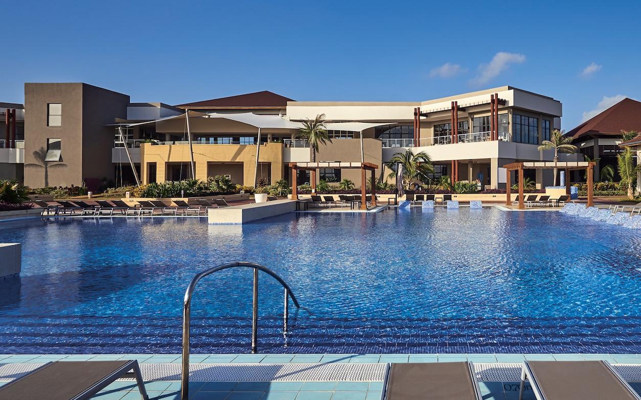 Melia Costa Rey Cayo Coco background